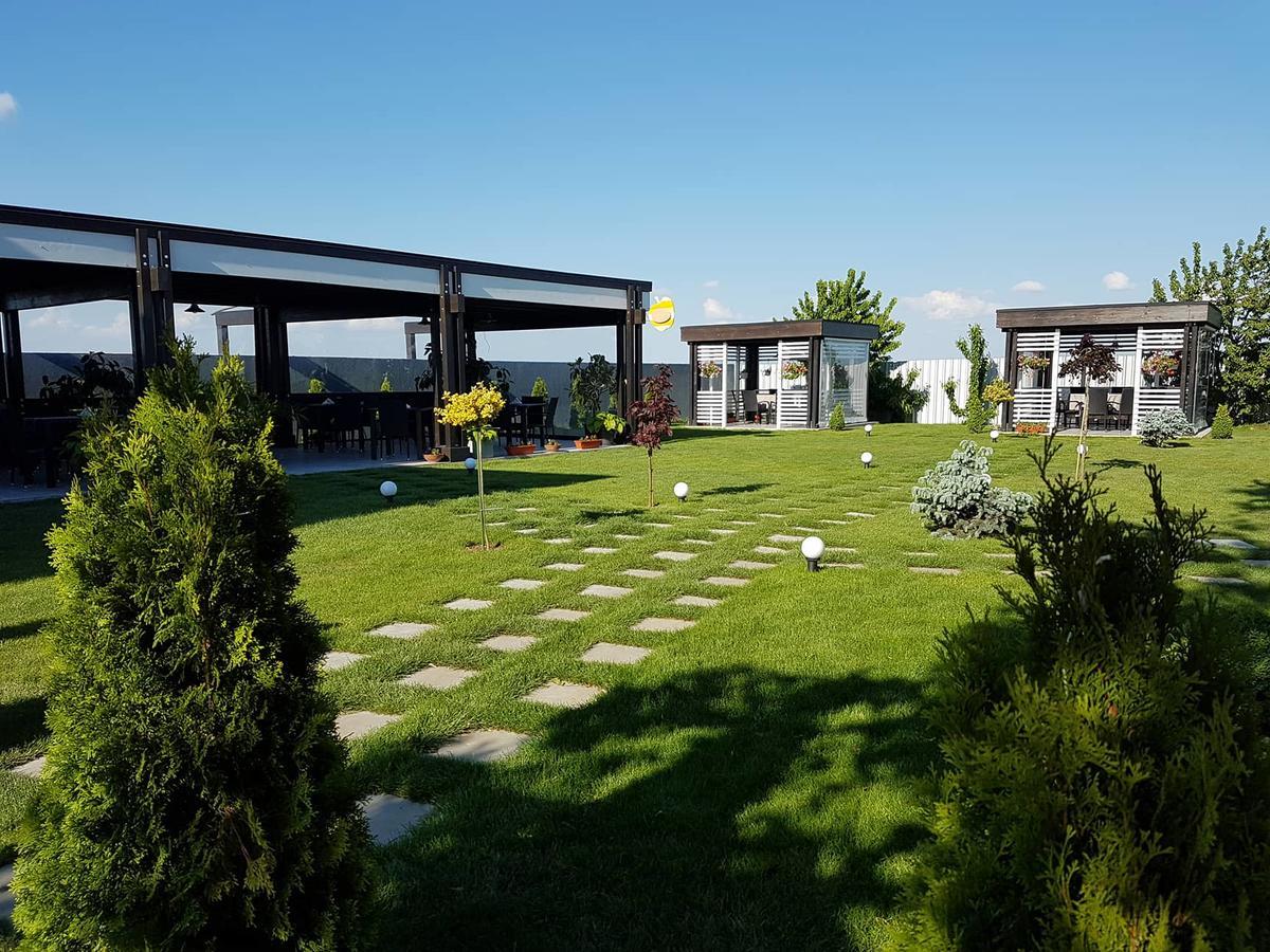 Hotel Mondrian Event & Garden Popesti  Esterno foto